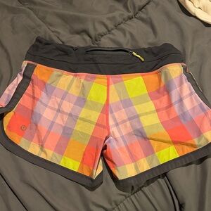 Lululemon Athletica shorts Multicolor Plaid size 4 hard‎ to find